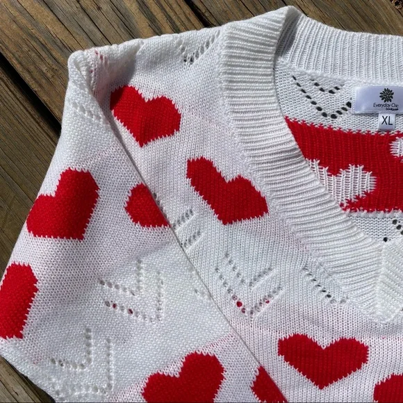 Valentine Heart Sweater Boutique White - Picture 7 of 9